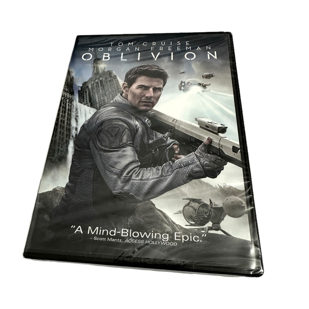 Oblivion Staring Tom Cruise DVD